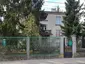Dom z piwnicami i skrytką mieszczącą się pod piwnicami
