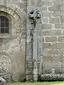 Croix sur la place de l'église