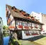Schiefes Haus