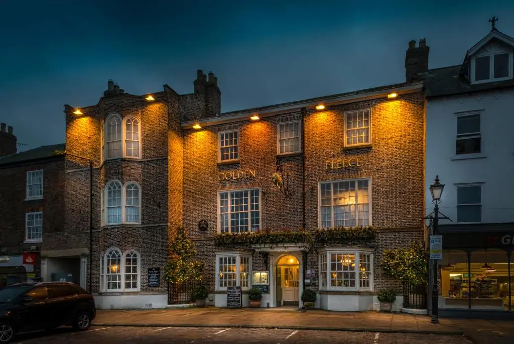 The Golden Fleece Hotel