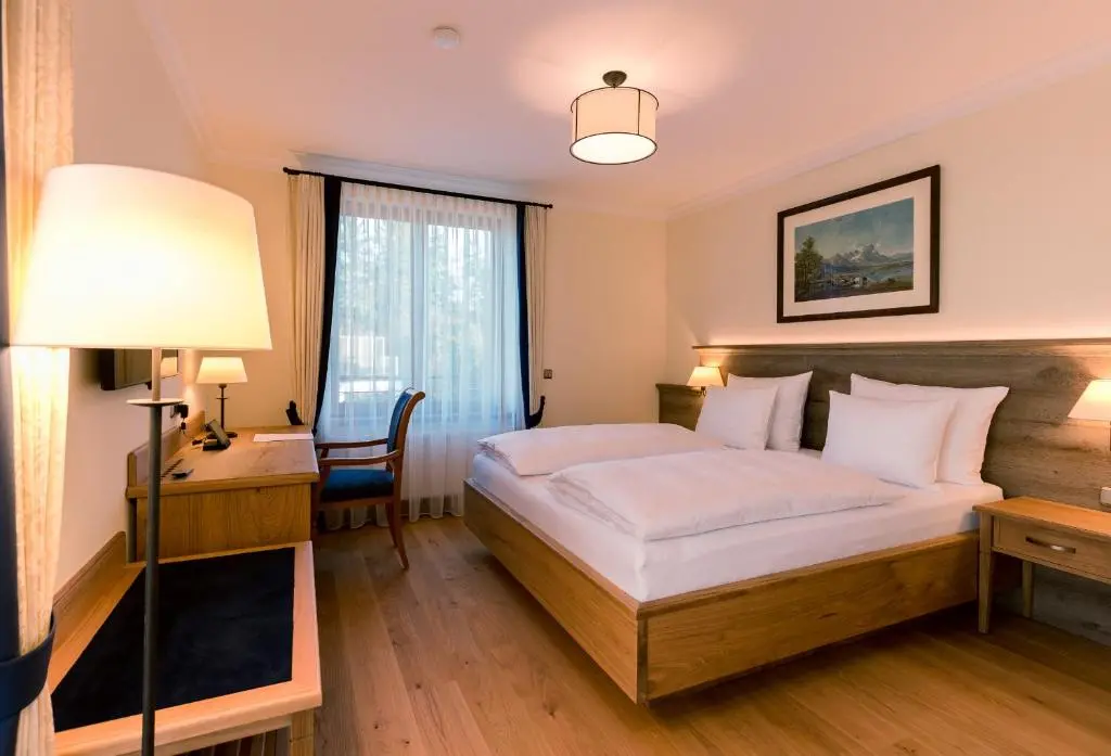 Hotel & Gaststätte zum Erdinger Weißbräu