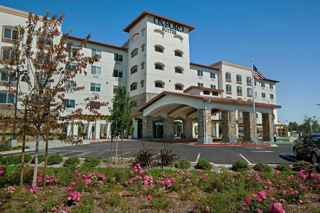 Oxford Suites Sonoma County - Rohnert Park