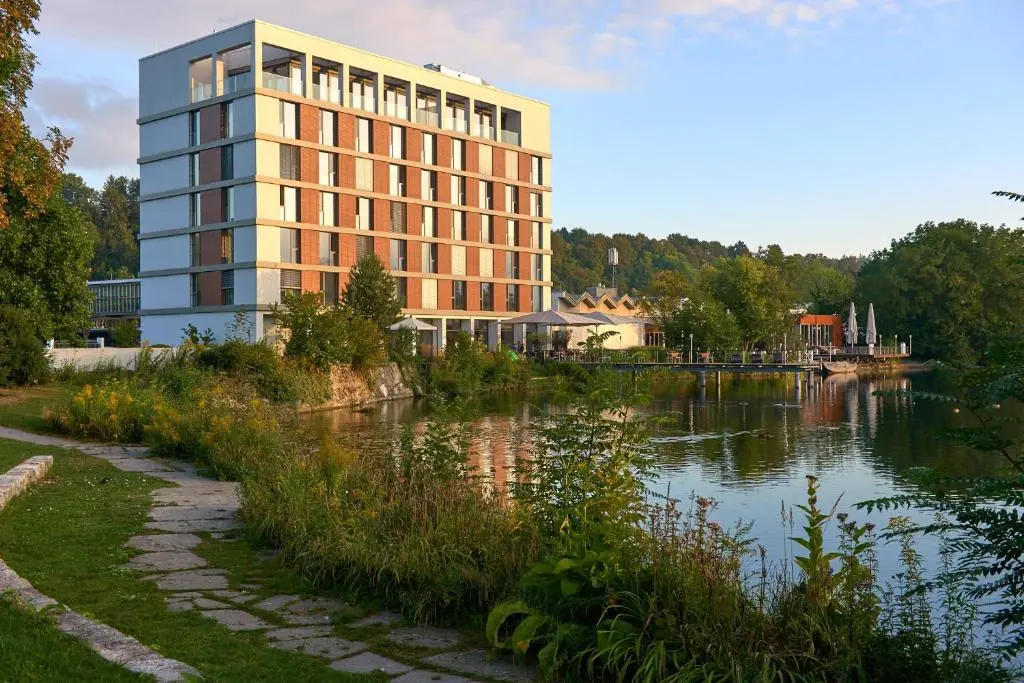 Lago Hotel & Restaurant