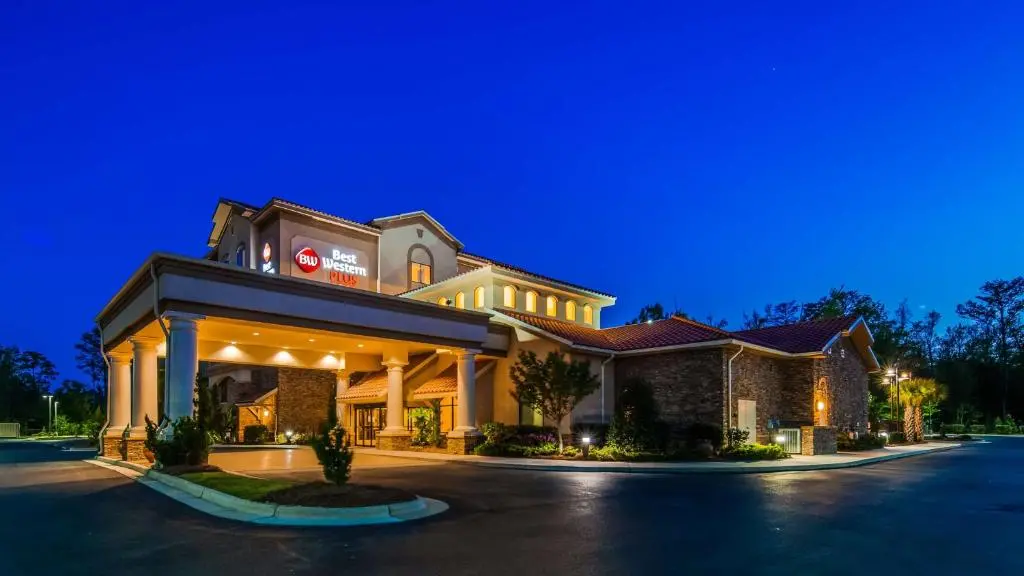 Best Western Plus Westgate Inn & Suites