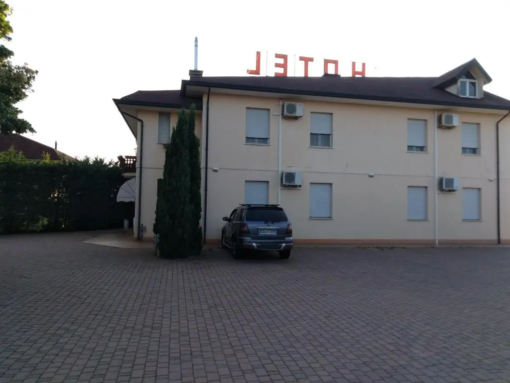 E Gal Hotel