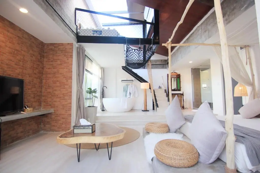 Yolo Bangkok Boutique Hotel