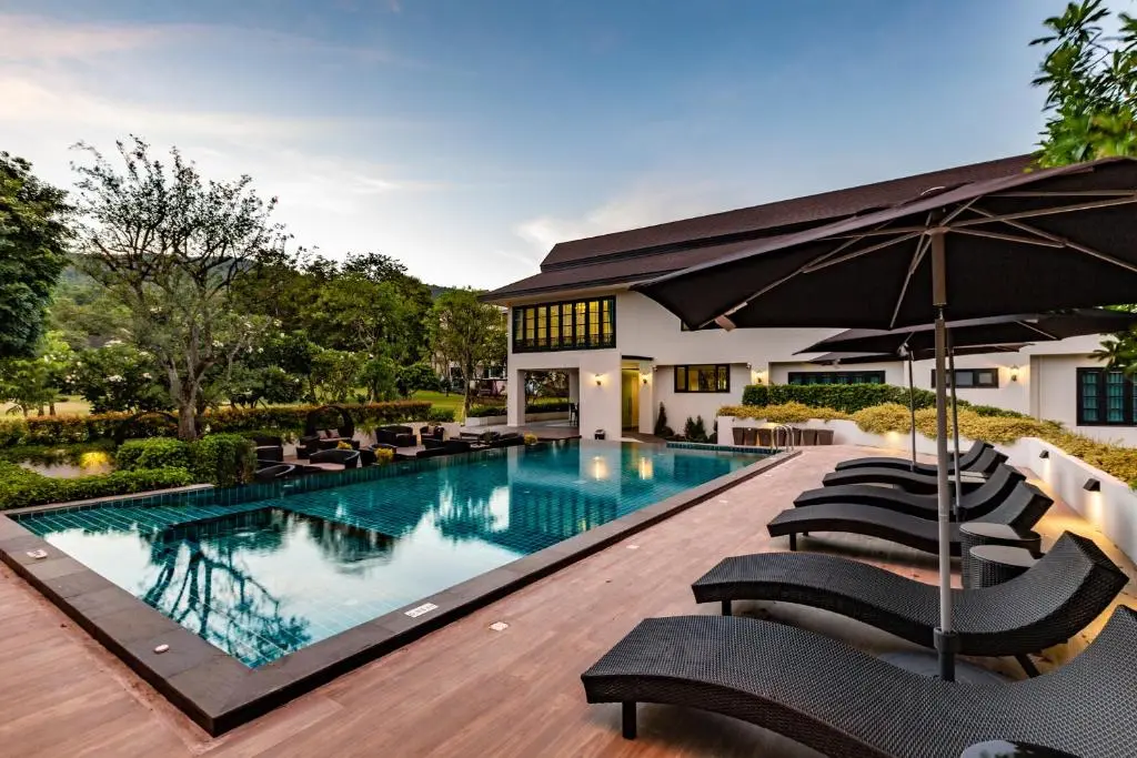 Merchant Villa