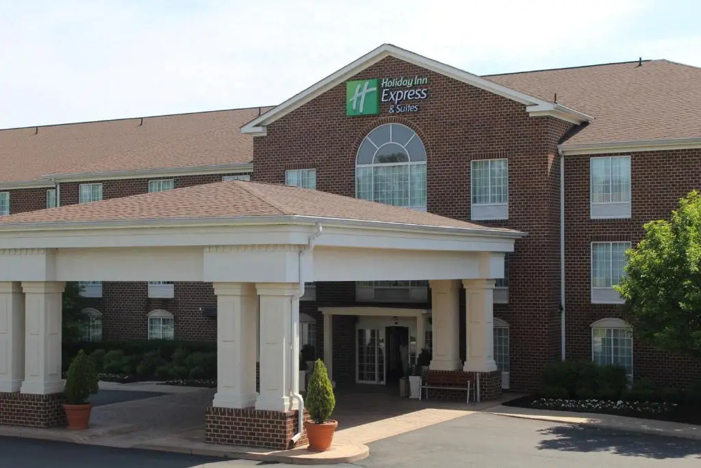 Holiday Inn Express Hotel & Suites Warrenton