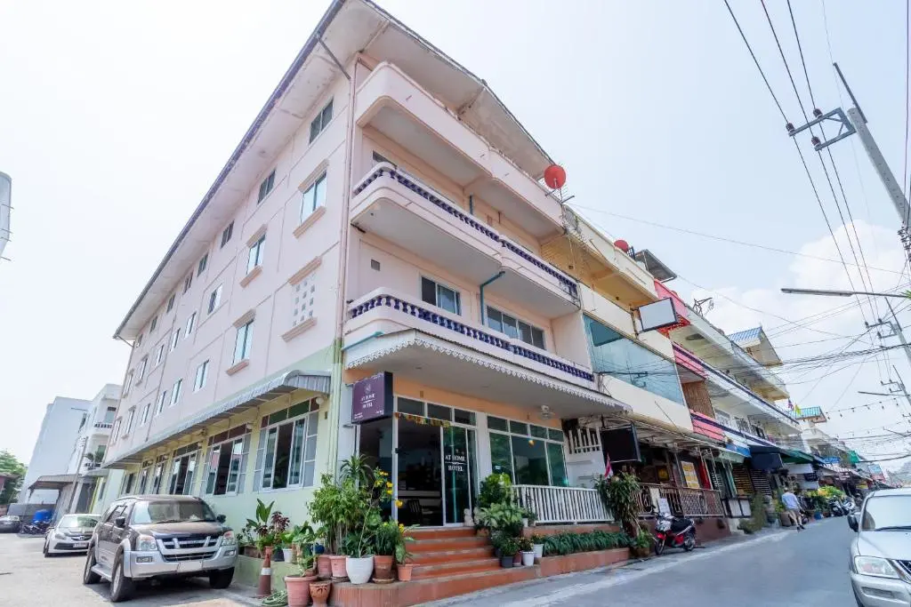 AT Home Hotel