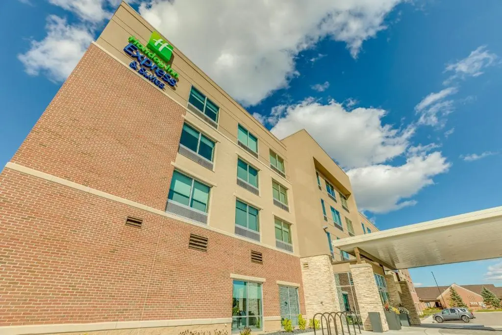 Holiday Inn Express & Suites Okemos - University Area