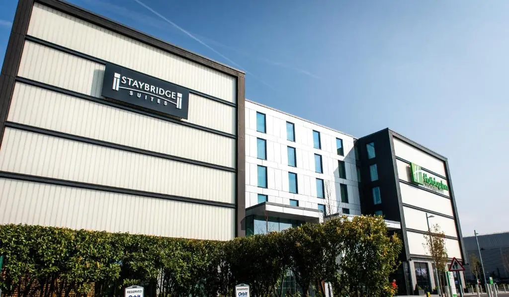 Staybridge Suites London Heathrow - Bath Road