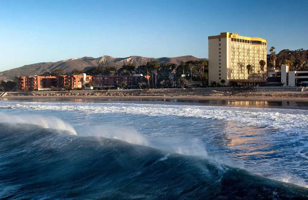 Crowne Plaza Ventura Beach