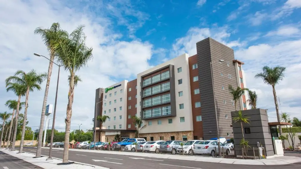 Holiday Inn Express and Suites Celaya