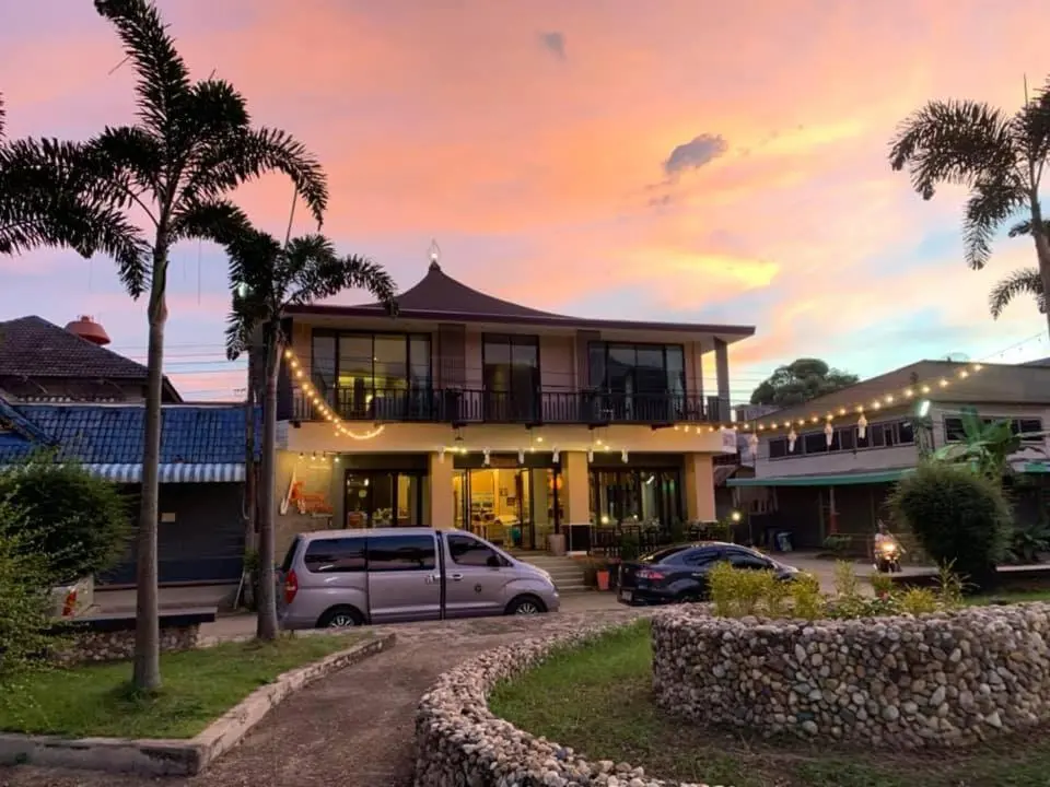 Saranya River House
