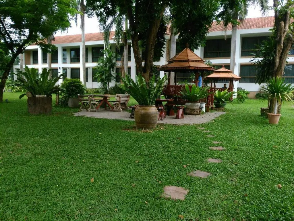 Chat Kaew Hotel