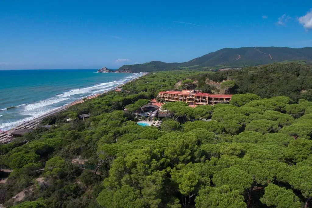 Roccamare Resort
