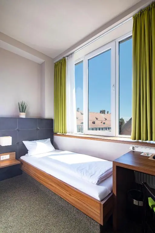 Joesepp's Hotel