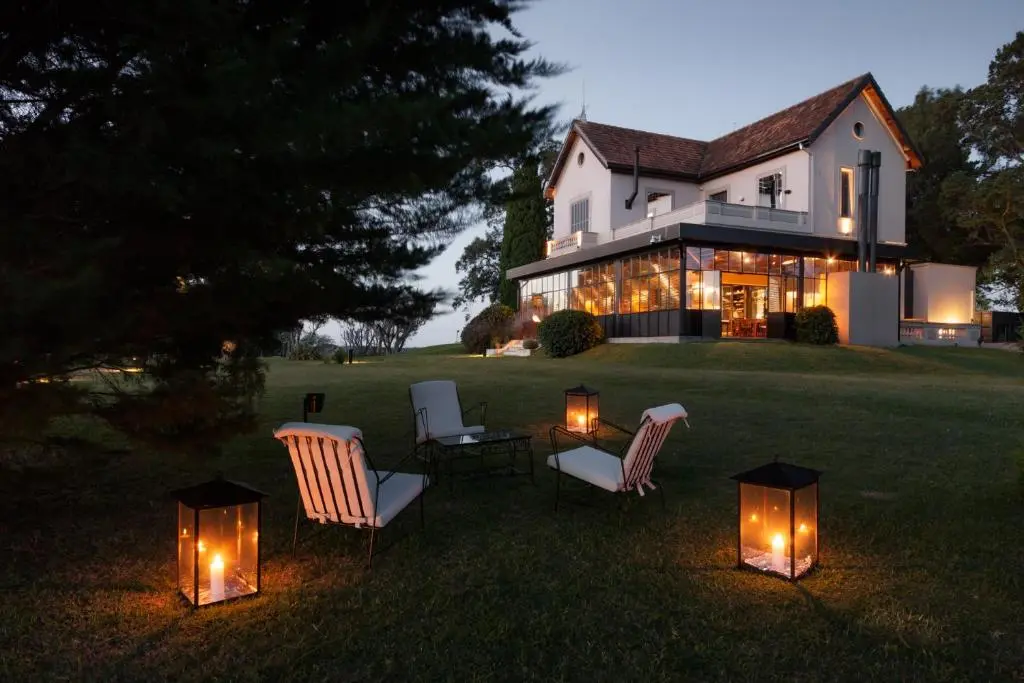 Las Liebres Restaurant & Hotel