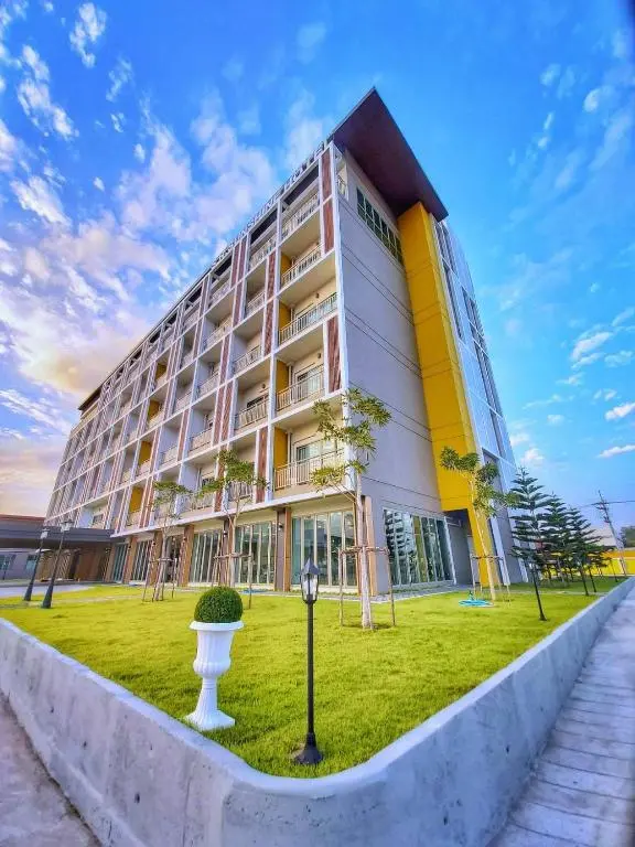S.R. Sunshine Hotel