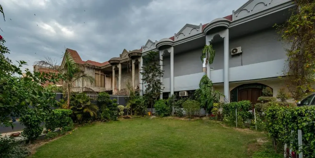 De Manora Homes