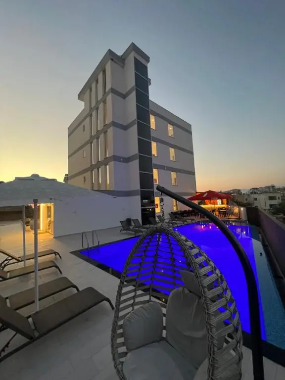 Admiro Hotel