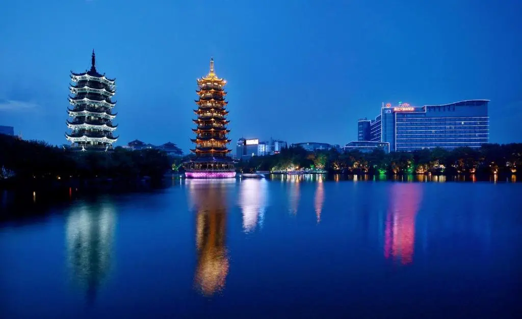 Lijiang Waterfall Hotel Guilin