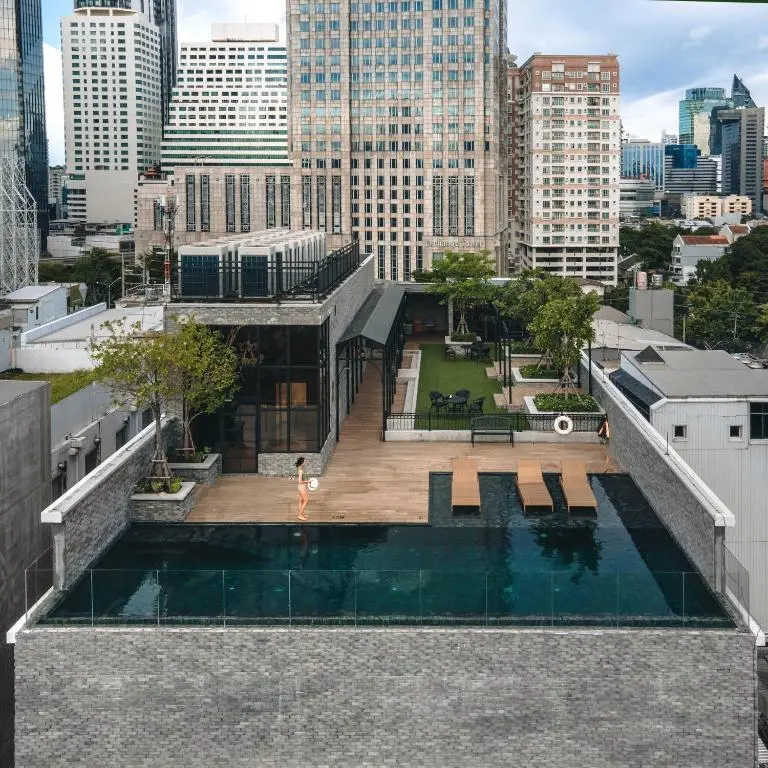 The Coach Hotel Sukhumvit