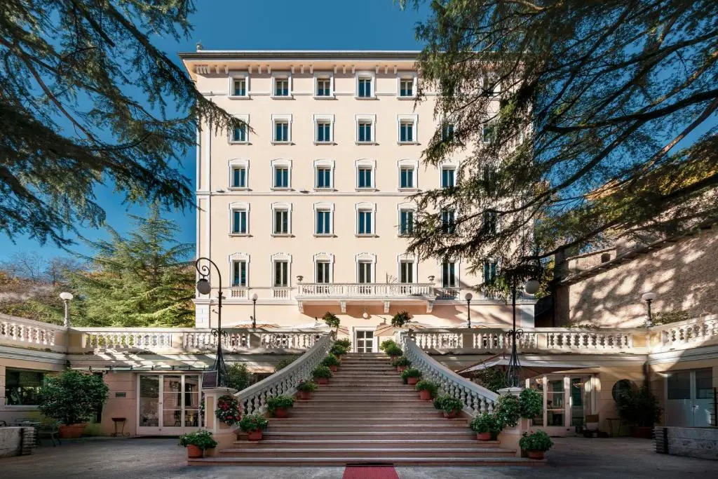 Hotel Helvetia Thermal Spa