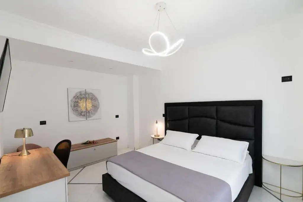 Real Suite Napoli Chiaia Mergellina