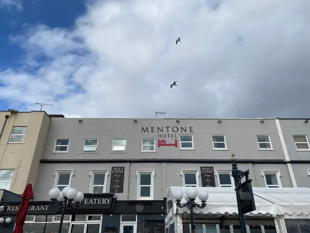 Mentone Hotel