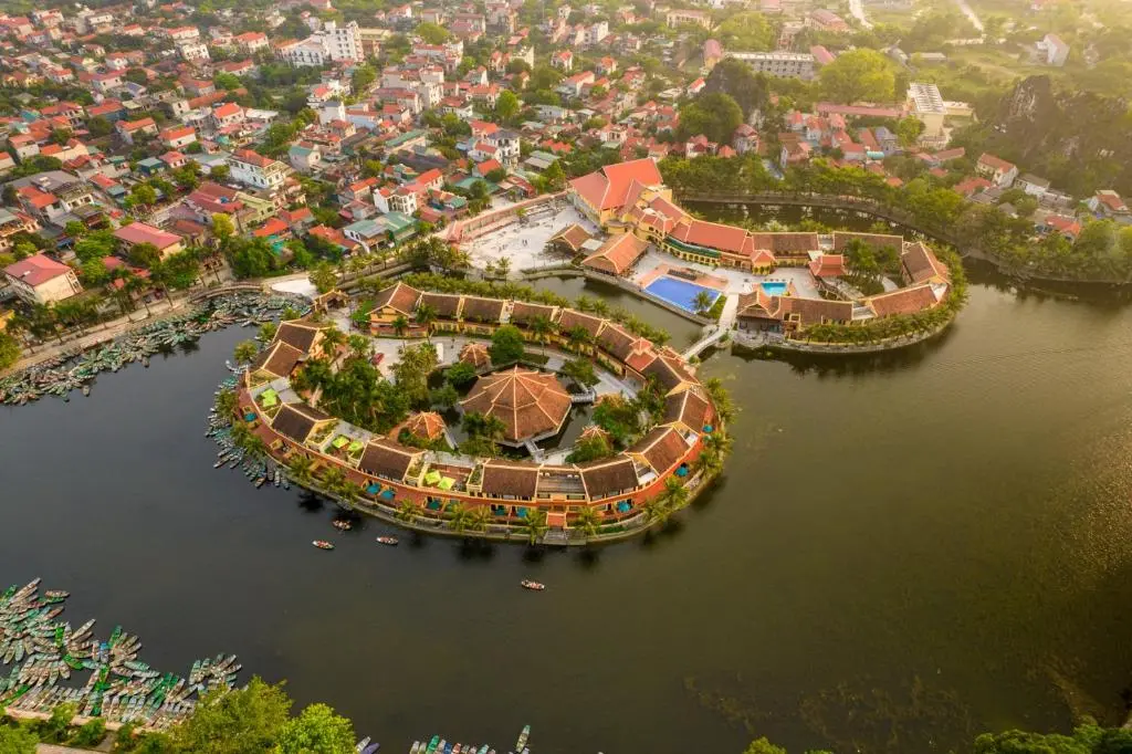 Emeralda Resort Tam Cốc