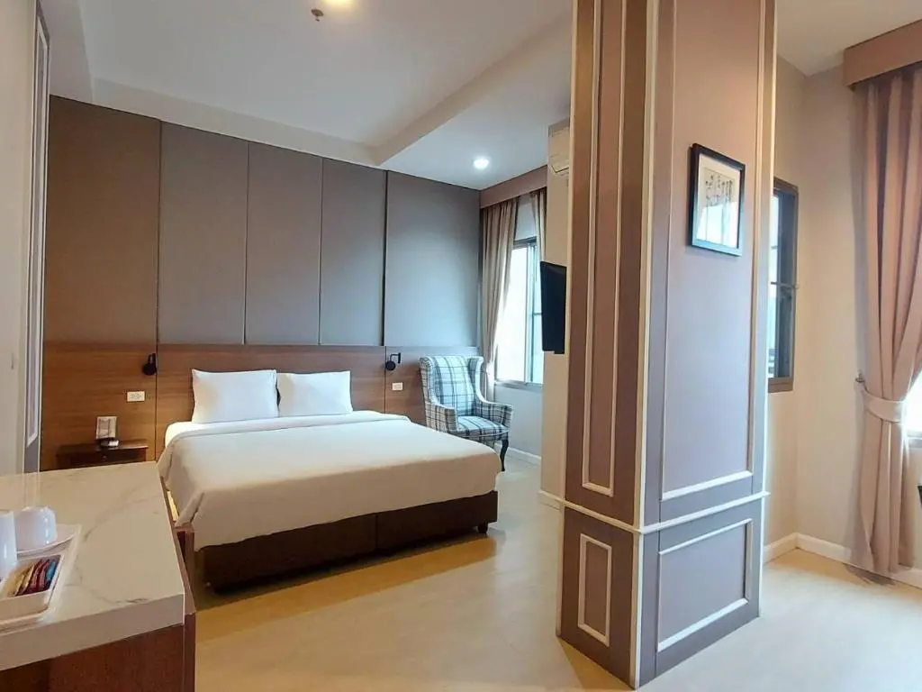 J Park Hotel