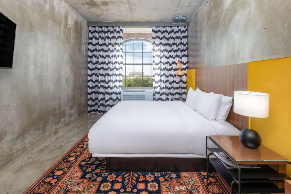 NYLO Las Colinas Hotel (Tapestry Collection by Hilton)