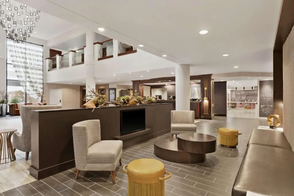 DoubleTree by Hilton McLean Tysons