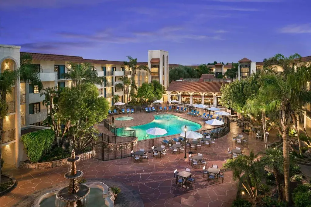 Embassy Suites by Hilton Scottsdale Resort