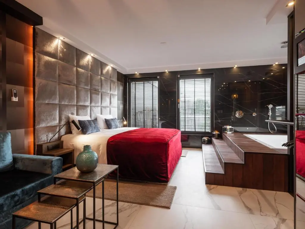Art Suites Boutique Hotel