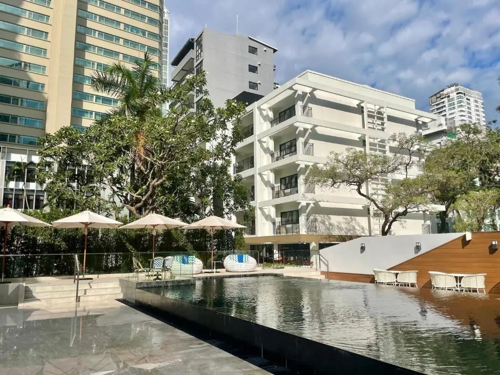 Floral Court Hotel