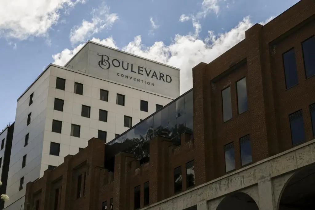 Plaza Hotel & Boulevard Convention