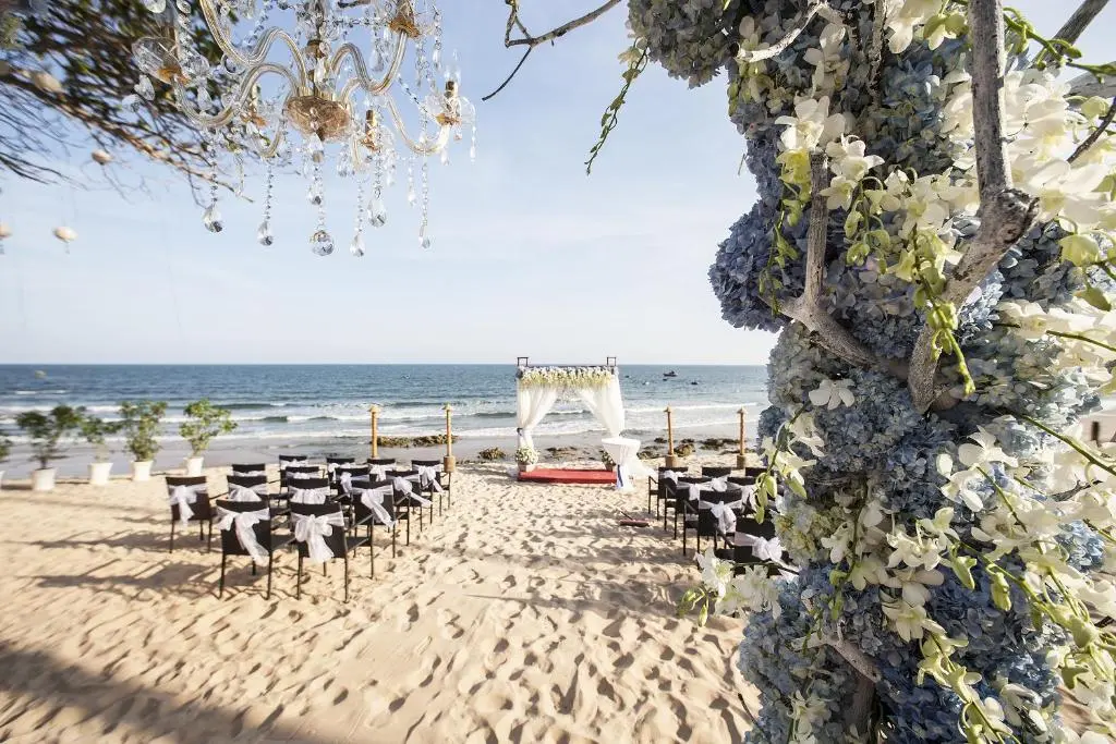 Aroma Beach Resort & Spa