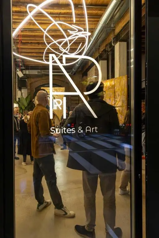 AR Suites & Art