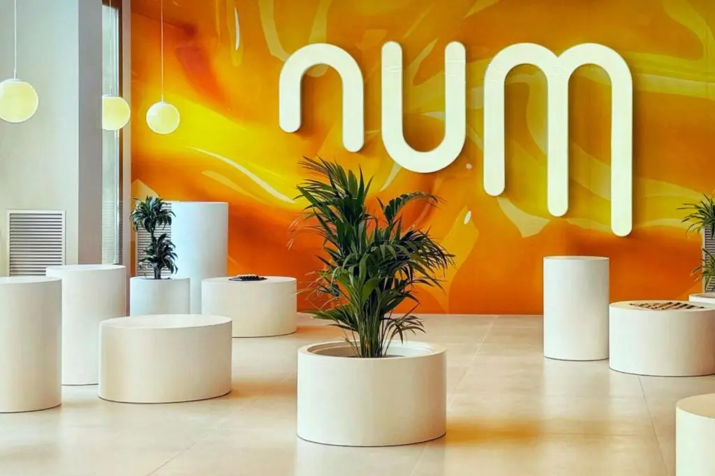 Num Hotel