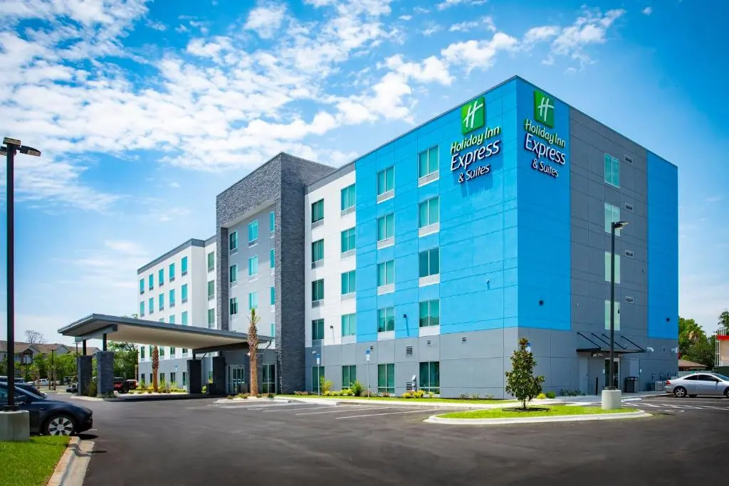 Holiday Inn Express & Suites Pensacola Airport North – I-10