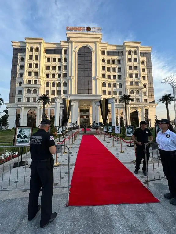 Kangurt Grand Hotel