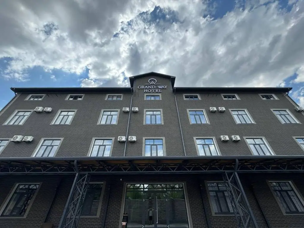Grand Way Hotel