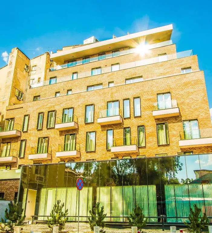 Central Carol Aparthotel