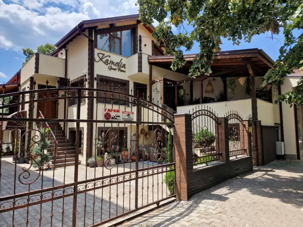 Kamelia Guest Rooms