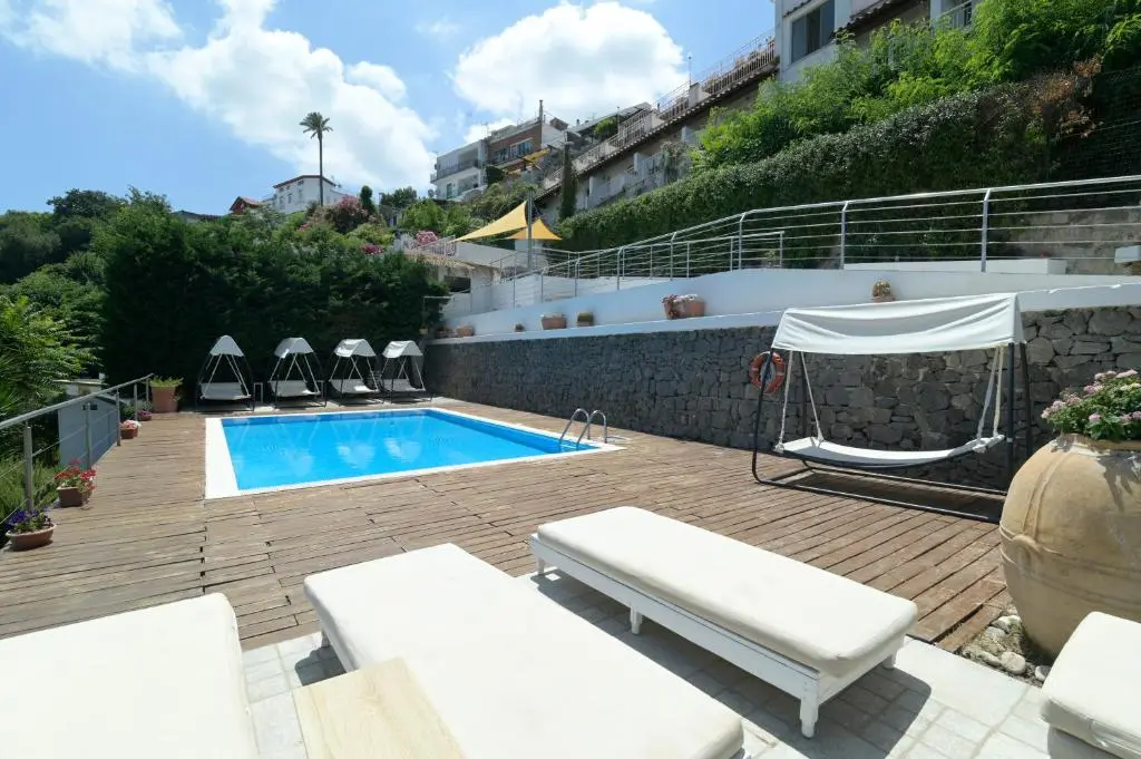 Marina 10 Boutique & Design Hotel