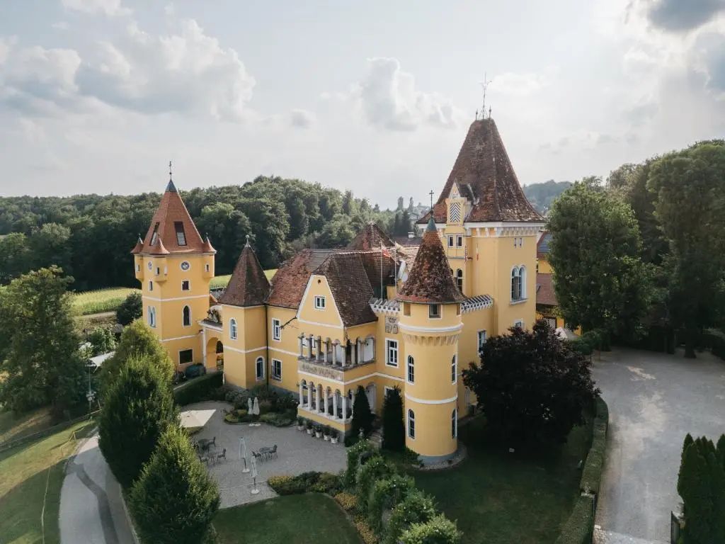 Georgi Schloss Boutique Hotel