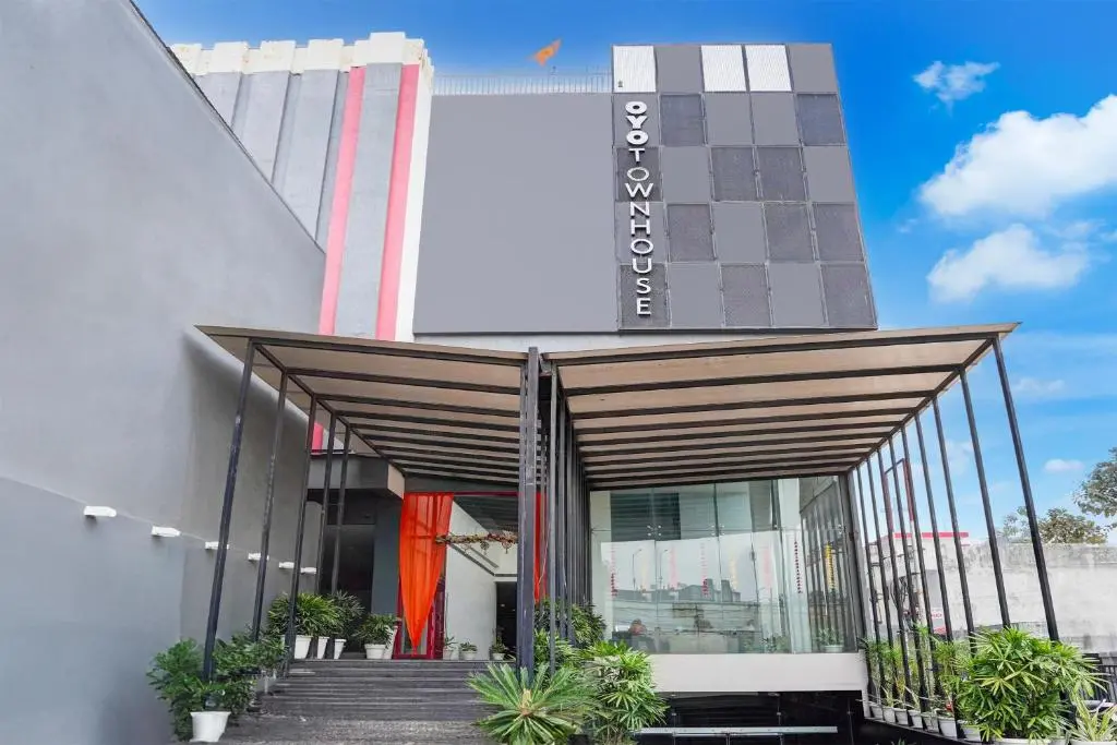 Super Townhouse Gomti Nagar Matiyari