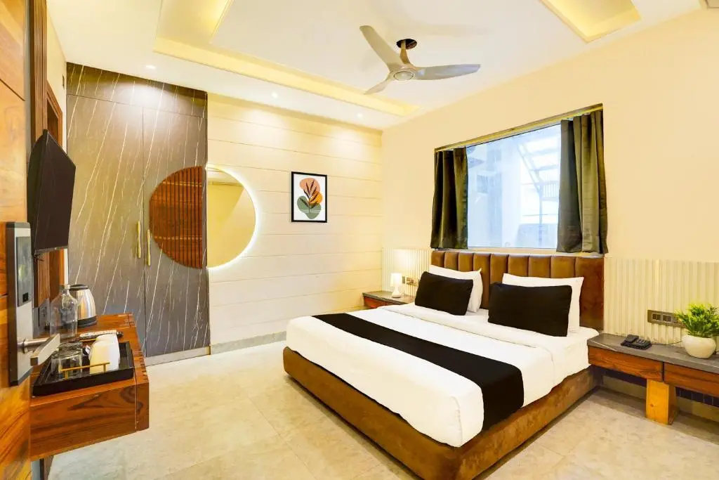 Hotel Tej International